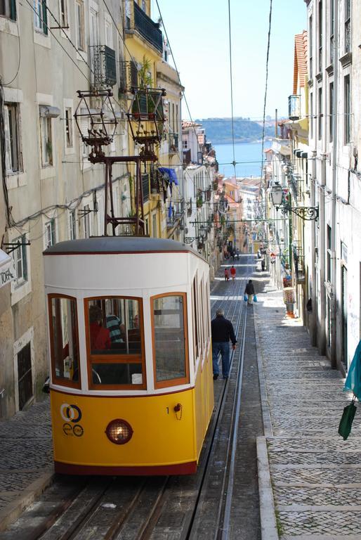Appartamento Casa Portuguesa Chiado Lisbona Esterno foto